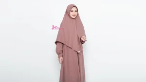Jilbab Bergo Pet Antem Polos Inspirasi Clean Look Muslimah yang Sedang Populer