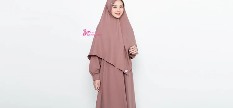 Jilbab Bergo Pet Antem Polos: Inspirasi Clean Look Muslimah yang Sedang Populer